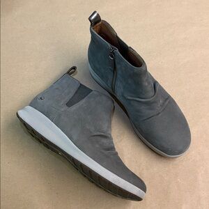 CLARKS Ankle Boots - Women’s Shoes US Size 9 M